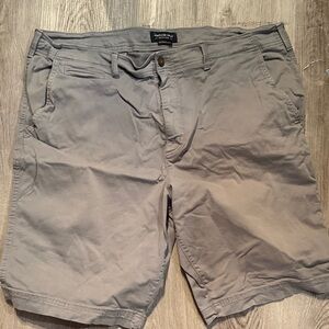 American Eagle Men's Tan Shorts